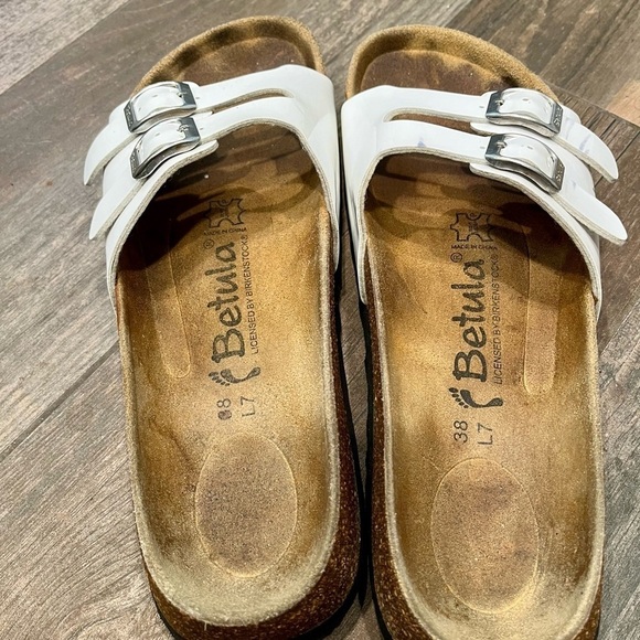 Betula Birkenstock Women’s White Leather 2 Strap Slide Sandal Size 38 / US 7 - Picture 3 of 7
